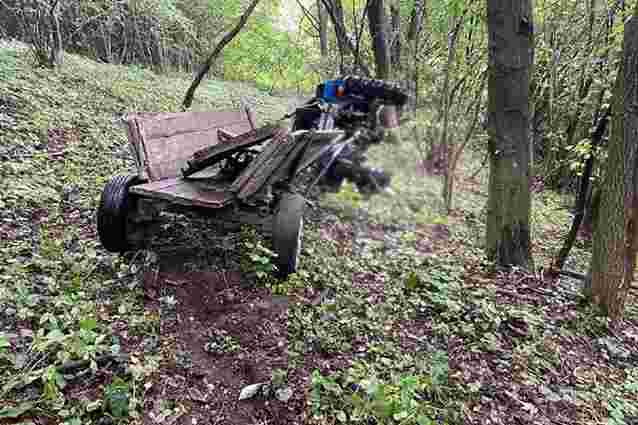 На Тернопільщині в лісі в ДТП загинув тракторист 