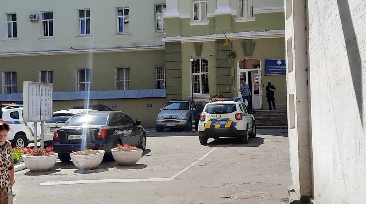 У Тернополі поліцейський намагався скоїти суїцид в міськвідділку