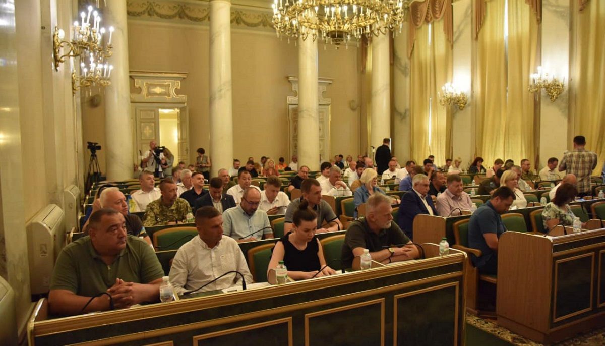 Депутати Львівської облради не змогли оцінити роботу директорів обласних лікарень