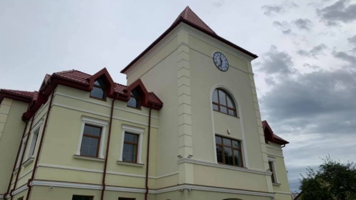 Пустомитівська міськрада купила тисячу березових віників