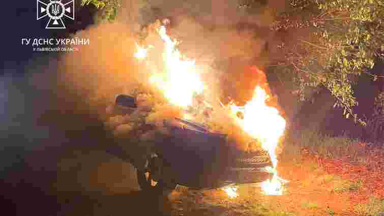 Уночі в Соснівці згорів автомобіль Hyundai Santa Fe