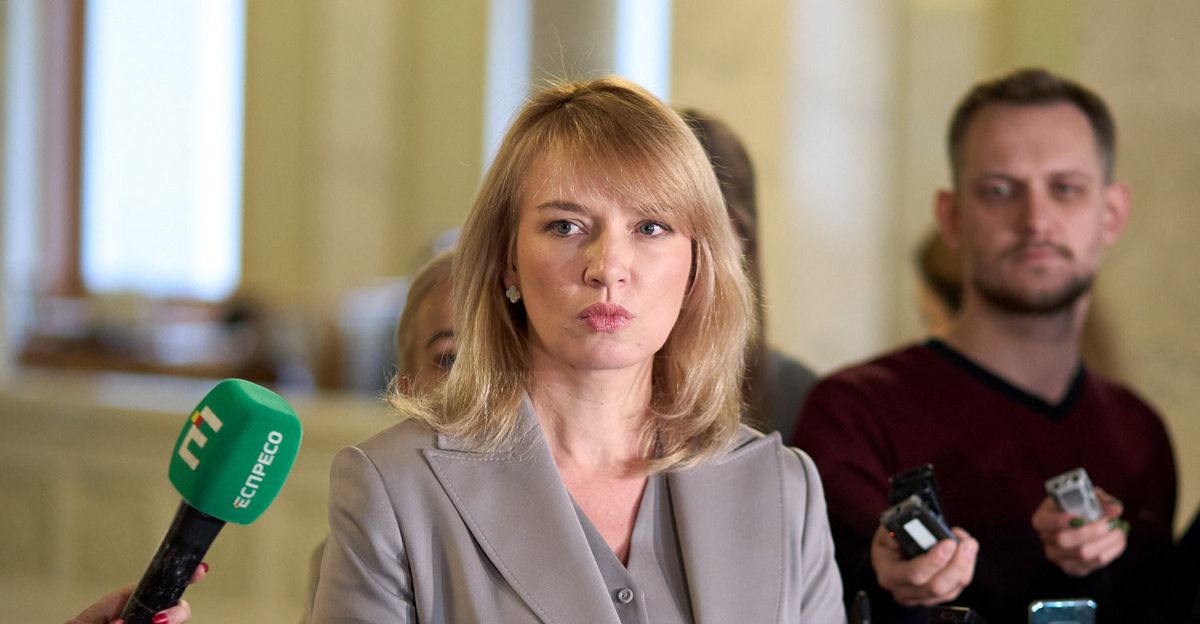 «Урядовий кур’єр» цензурують в інтересах голови «Слуги народу», – рух «Чесно»