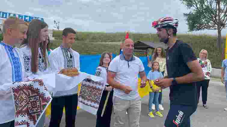 Голова громади з Норвегії за допомогою велопробігу Європою зібрав 500 тис. гривень для ЗСУ