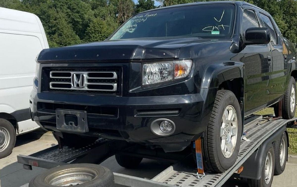 На кордоні з Польщею у 29-річного українця вилучили позашляховик Honda Ridgeline