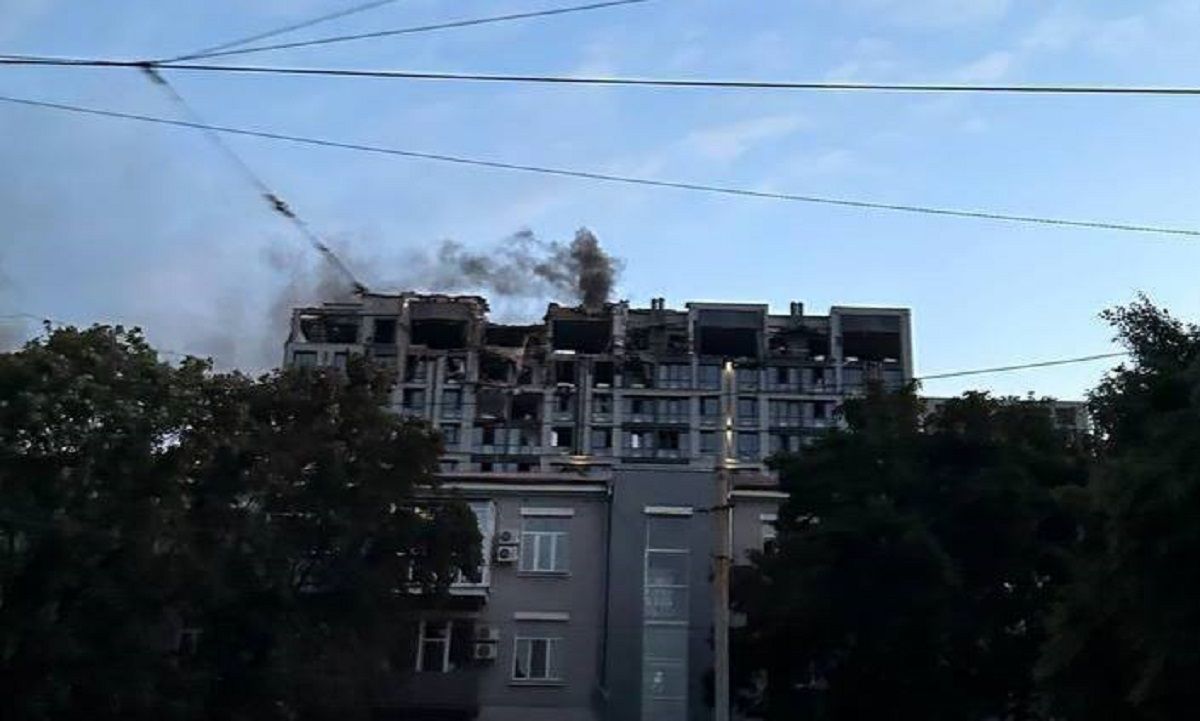 Росіяни влучили балістичними ракетами в багатоповерхівку і будівлю СБУ у Дніпрі