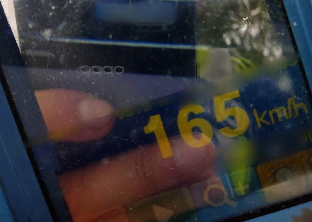 Біля Луцька патрульні зупинили водія, який їхав зі швидкістю 165 км/год