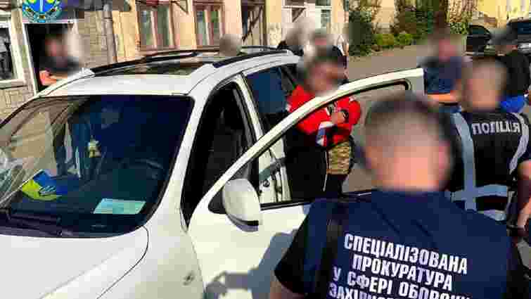 За допомогу ухилянтам на Львівщині затримали працівника військкомату