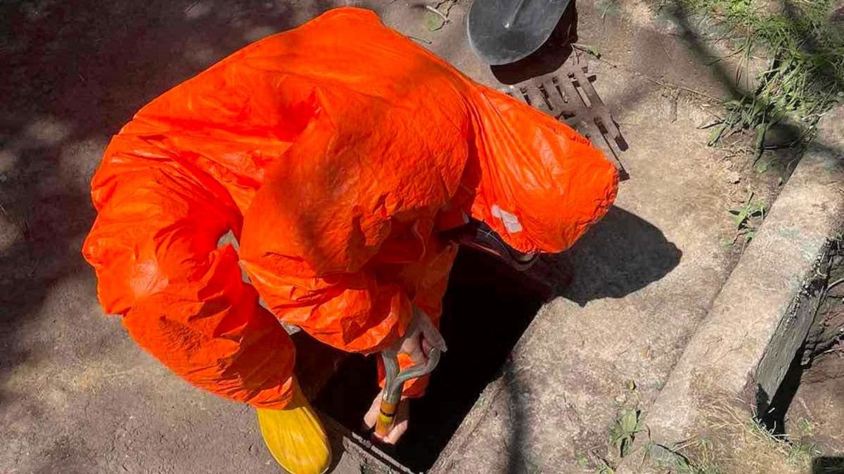 У дощоприймачі біля житлового будинку у Львові виявили 1 кг розлитої ртуті