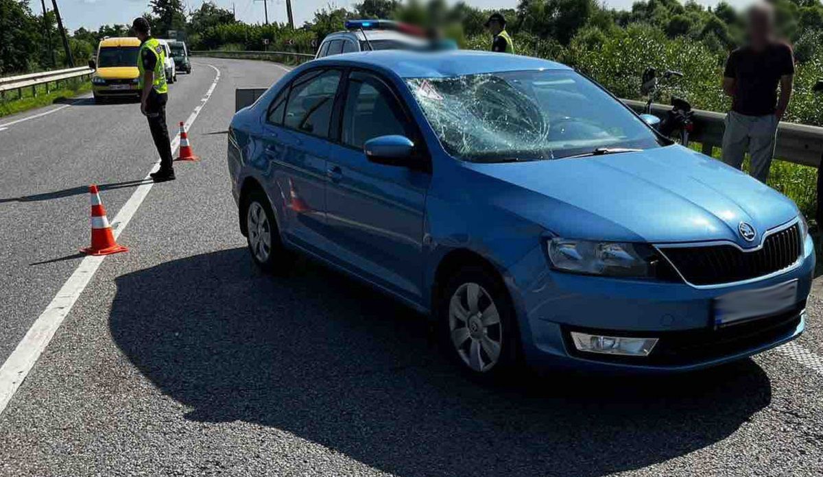На трасі у Стрию легковик Škoda Rapid збив велосипедистку