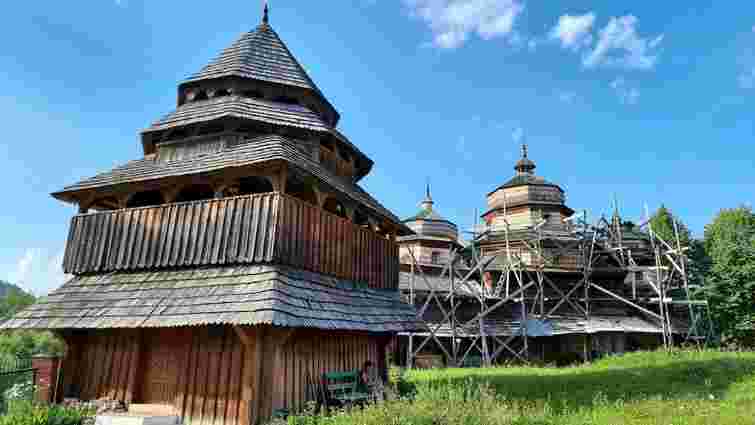 На Львівщині реставрують одну з найдавніших дерев’яних церков з унікальними розписами