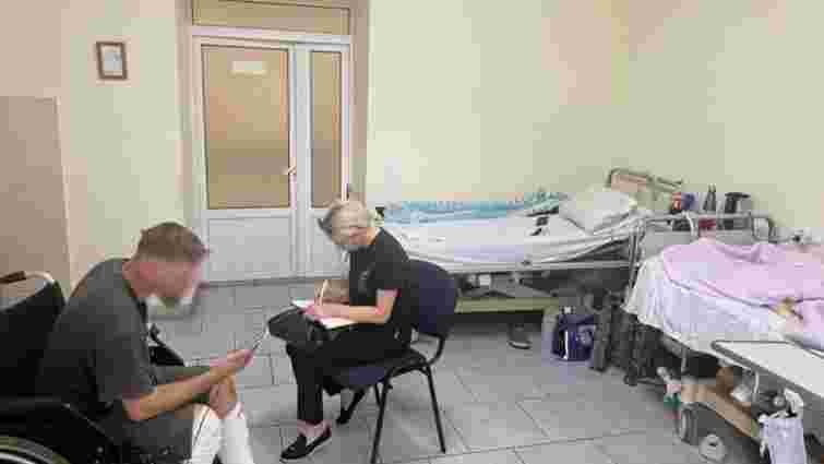 Медиків мукачівського госпіталю звинуватили у недбалому ставленні до служби