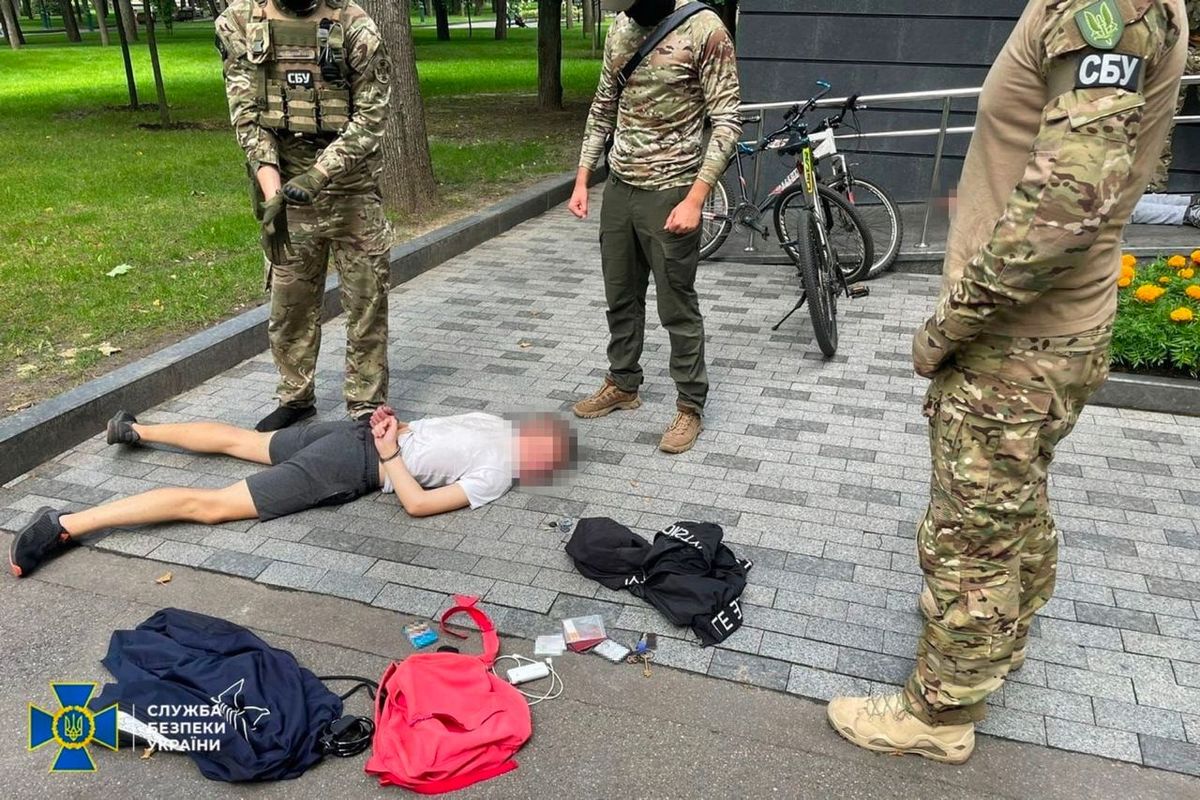 СБУ затримала групу коригувальників, які наводили російські ракети на Харків