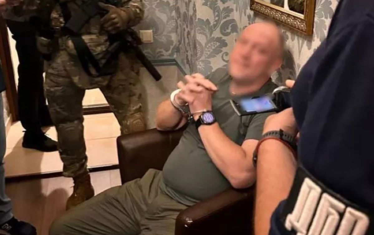 Посадовець штабу командування Сухопутних військ допомагав ухилянтам втекти з України