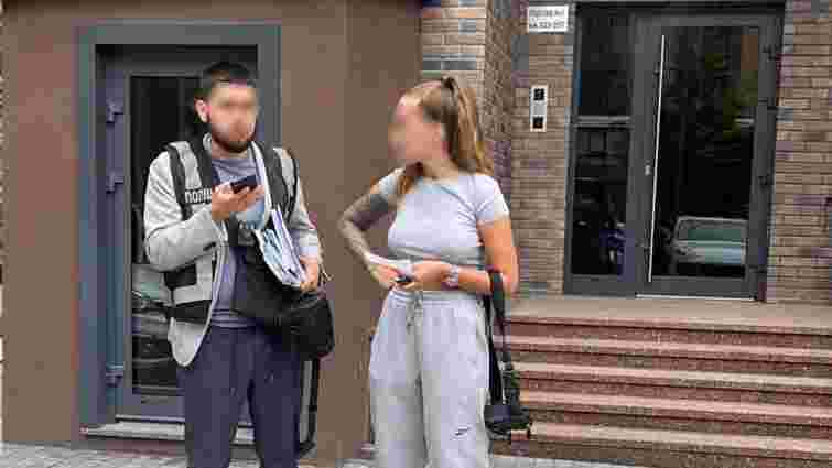 Харків’янка організувала в Києві групу сутенерів, які втягнули у проституцію понад 100 дівчат