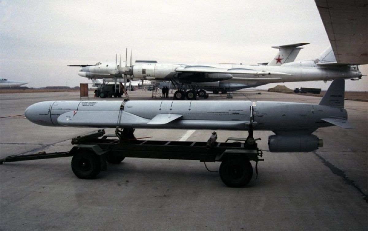 Росія обстрілює Україну ракетами, які Київ передав Москві за газові борги