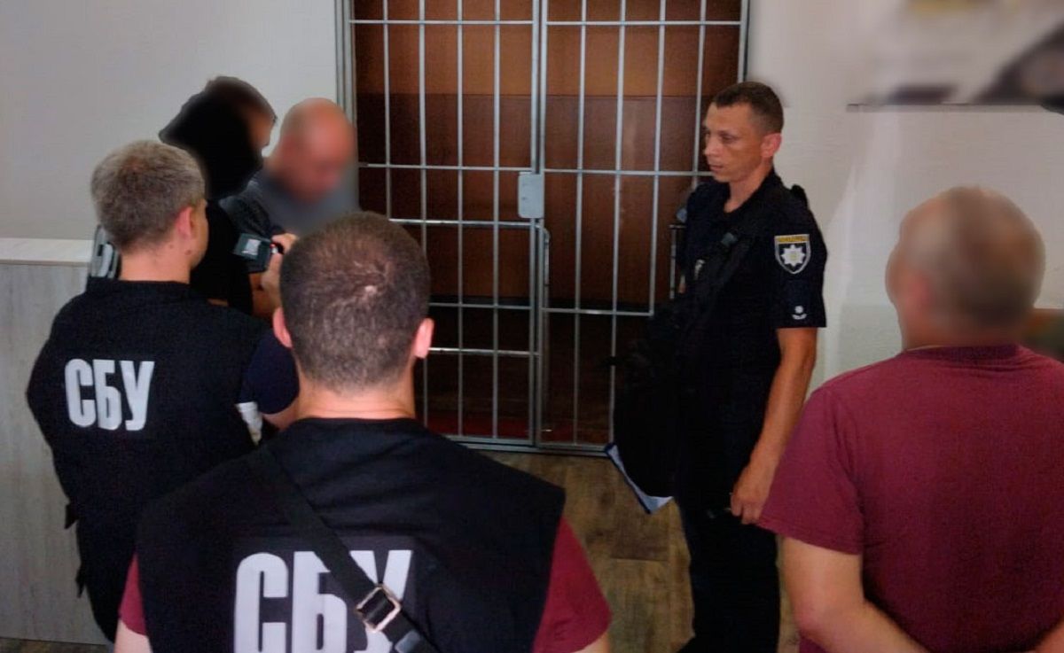 Військкома з Миргорода затримали за вимагання хабарів у підприємців