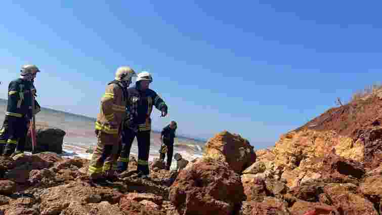 На Одещині внаслідок зсуву ґрунту на пляжі загинув 10-річний хлопчик
