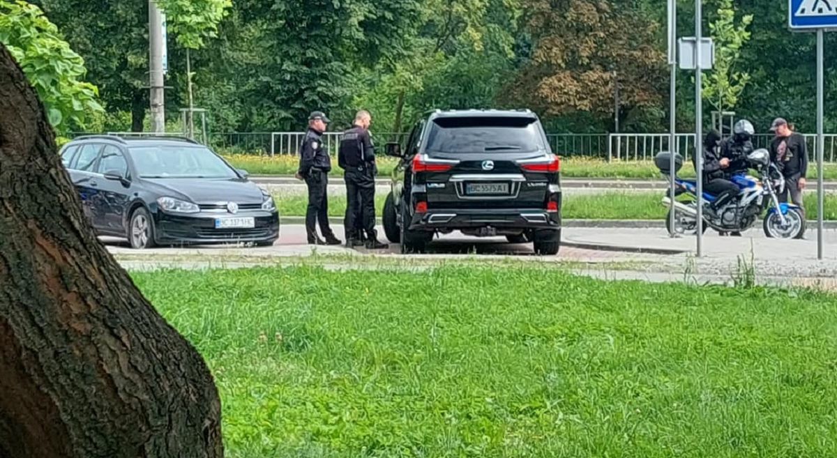Львівського бізнесмена на Lexus повторно оштрафували за махінації з номерами