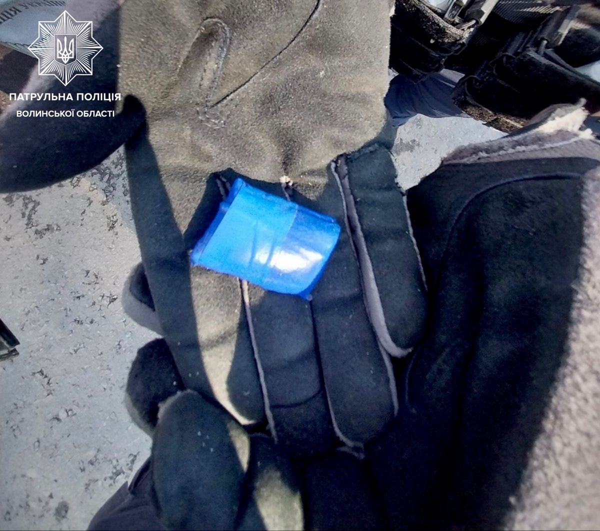 У Ковелі затриманий патрульними водій намагався з'їсти згорток з наркотиками