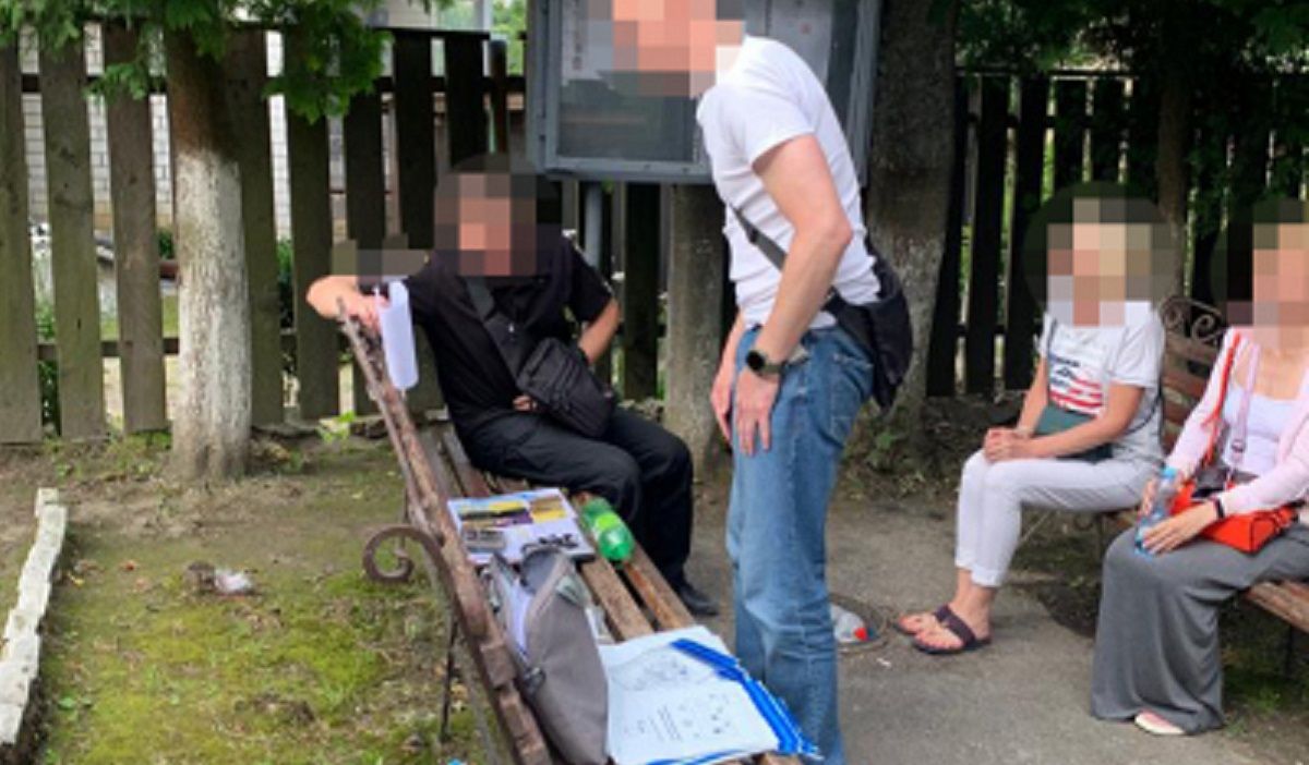 Затриманим на хабарі виявився заступник начальника відділу поліції з Львівщини