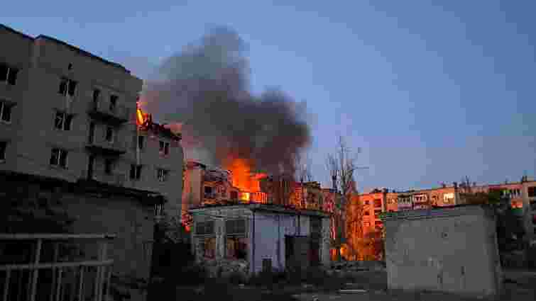 Росіяни завдали ракетних ударів по житлових будинках у Покровську, є жертви