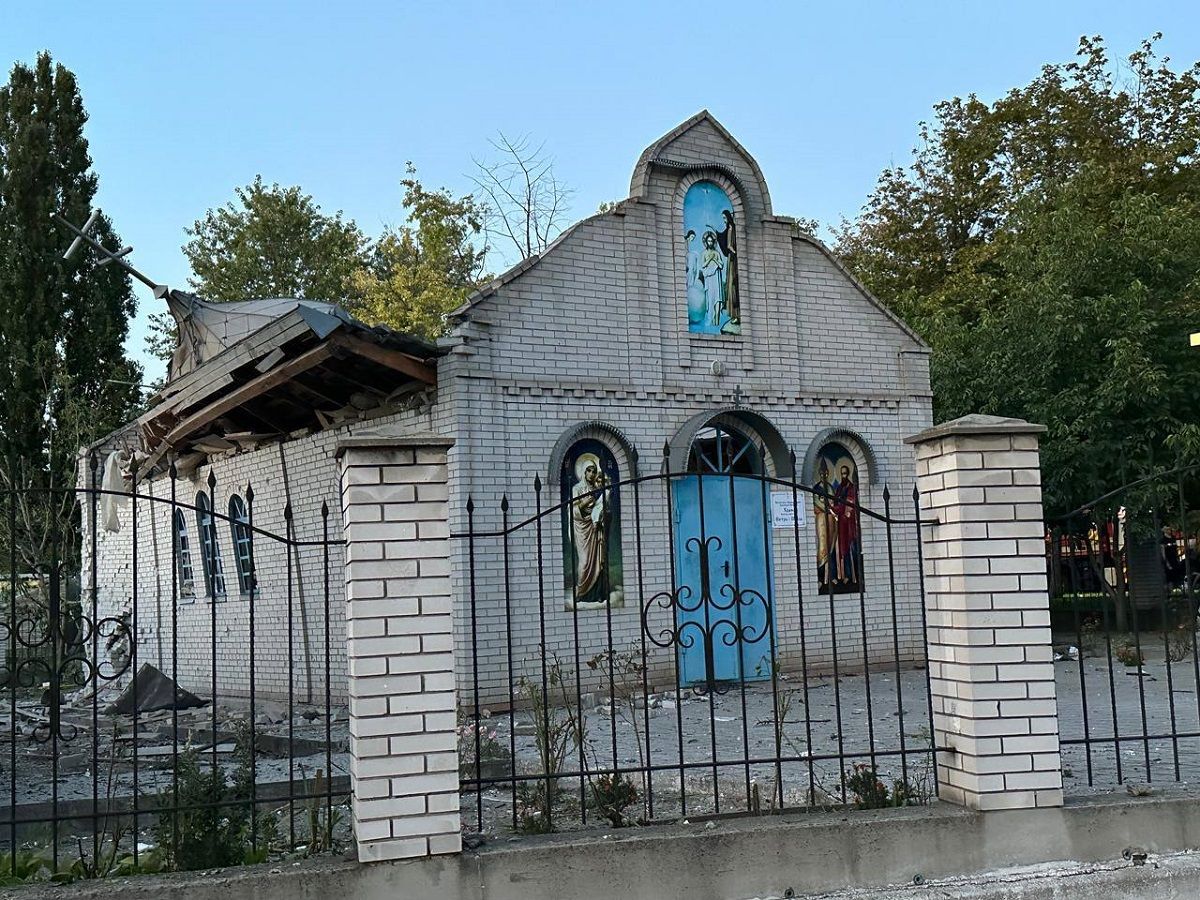 Росіяни вдарили по житловому кварталу Запоріжжя, є загиблі