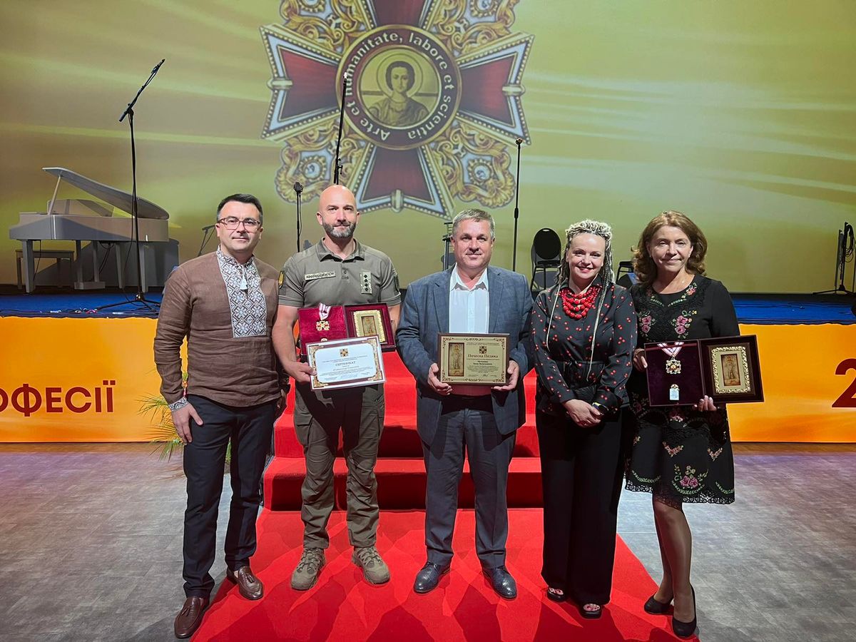 Лікарів з Франківська і Яремча нагородили Орденом святого Пантелеймона