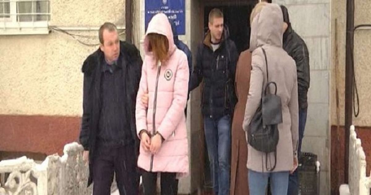 Підліткам із Закарпаття винесли вирок за жорстоке вбивство власної матері