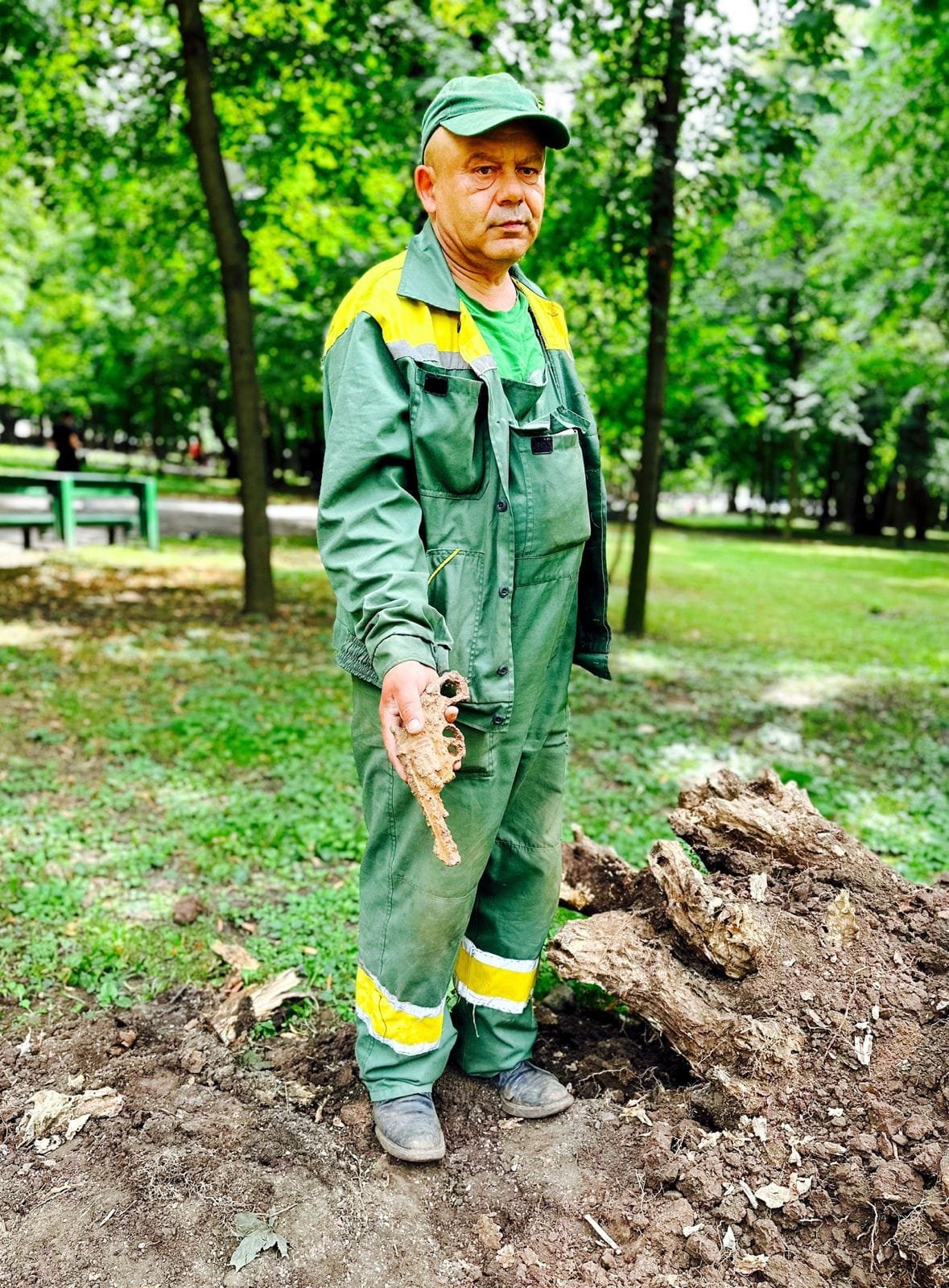 Револьвер знайшов співробітник зеленого господарства Ігор Мицкан