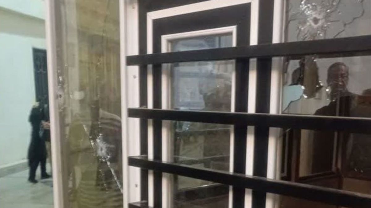 В Ірані двоє невідомих зчинили стрілянину в мавзолеї, є загиблі