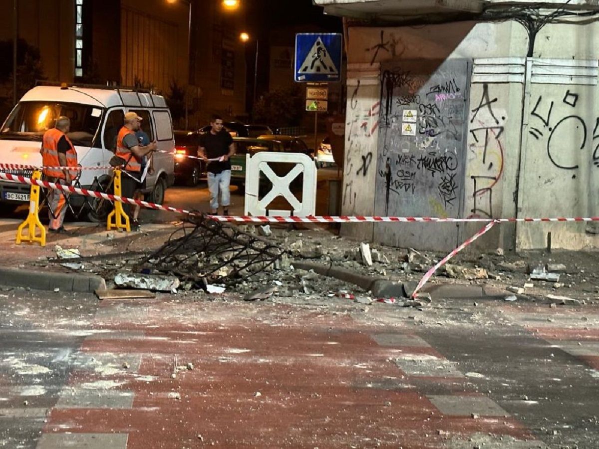 У  центрі Львова обвалився балкон разом з чоловіком