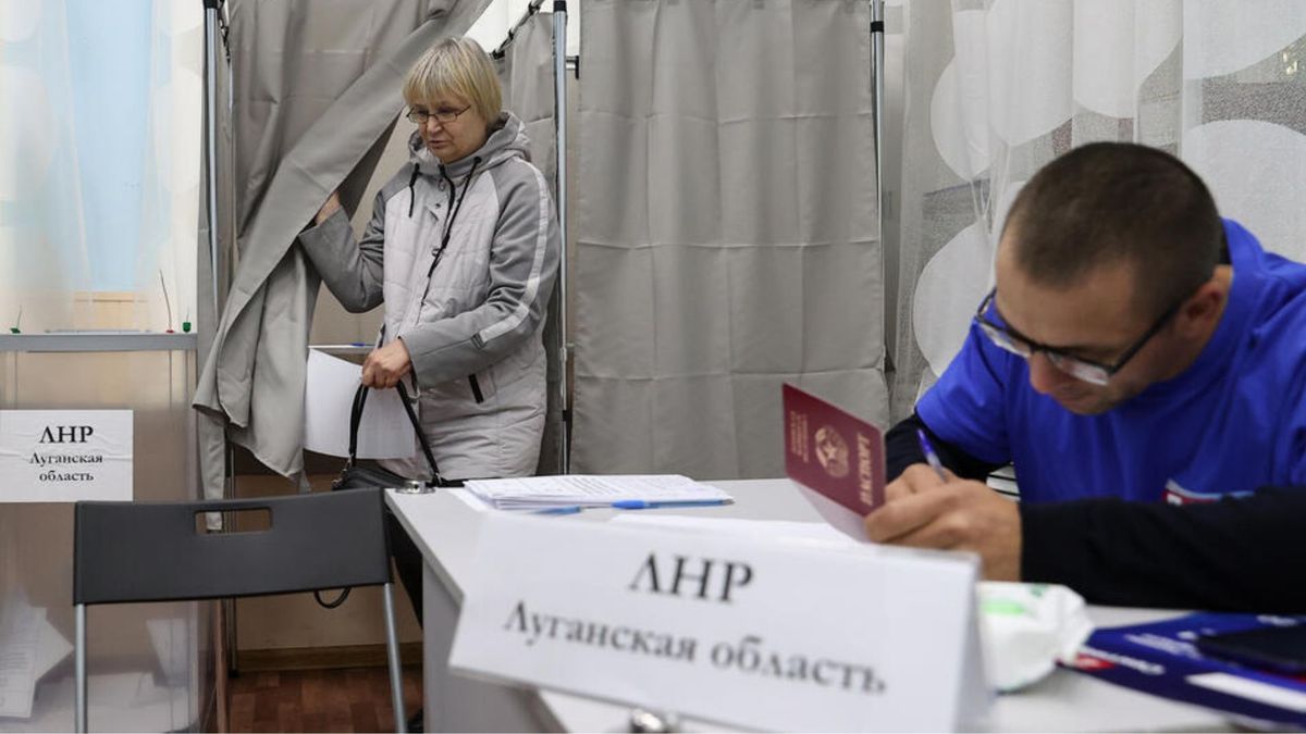 СБУ ідентифікувала 15 колаборантів, які готують псевдовибори та Луганщині
