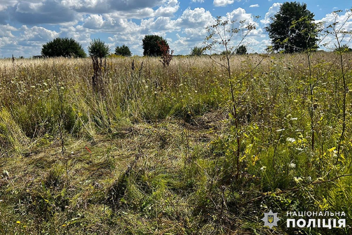 Троє хмельничан побили 23-річного знайомого і залишили зв'язаним на кладовищі
