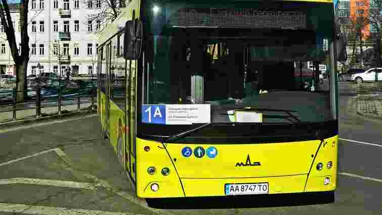 Через ремонт моста в передмісті Львова автобуси курсуватимуть з розривом руху