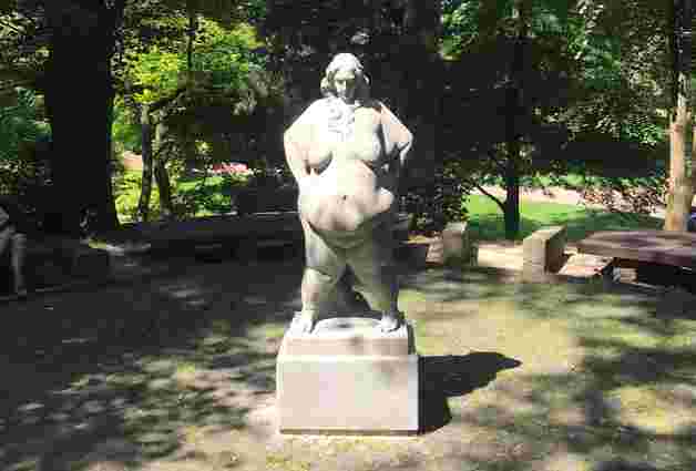 Львівська депутатка назвала «совєцьким сміттям» скульптури в Стрийському парку