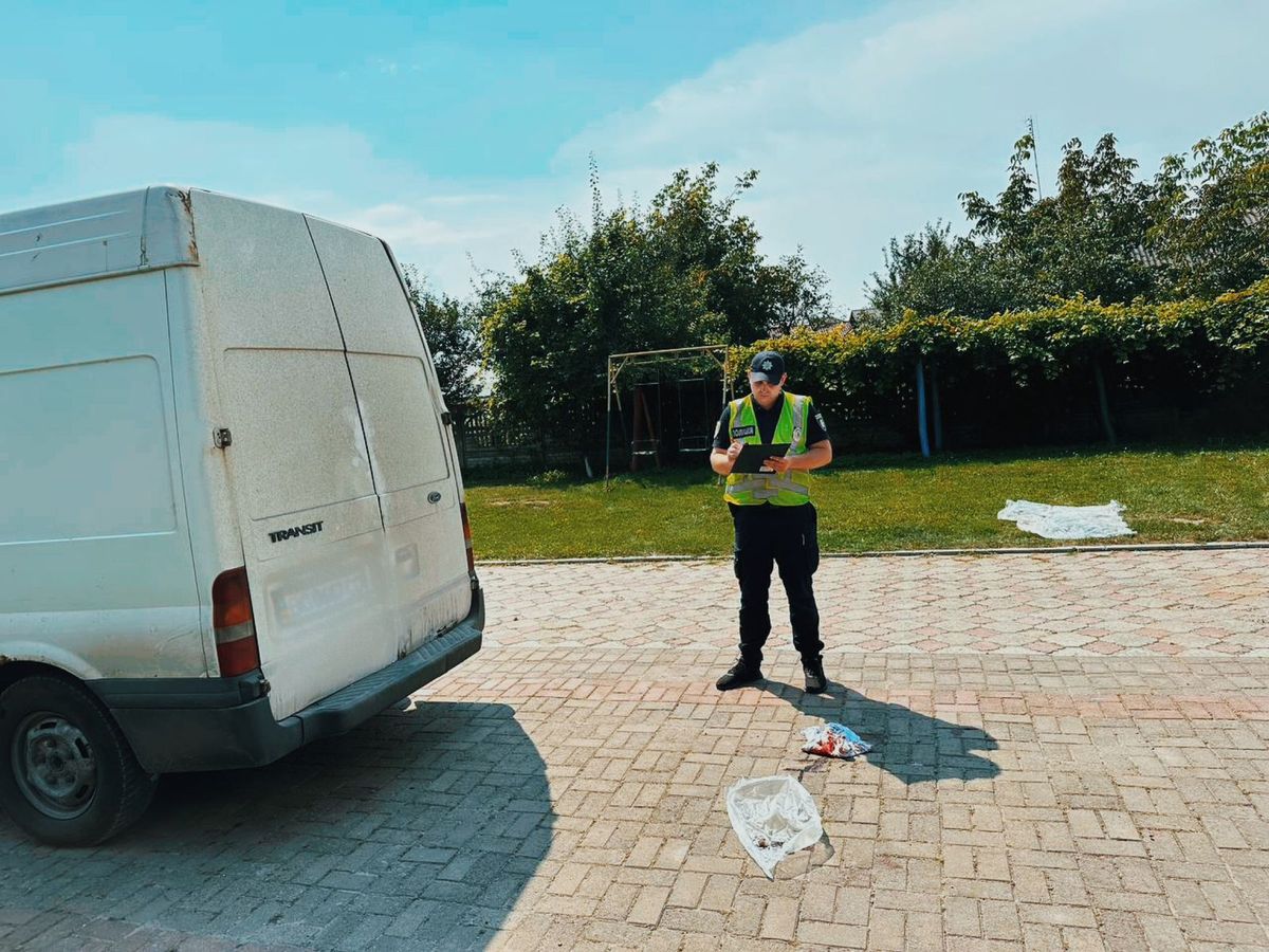 В Тлумачі водій придавив 89-річного чоловіка біля під'їзду будинку 
