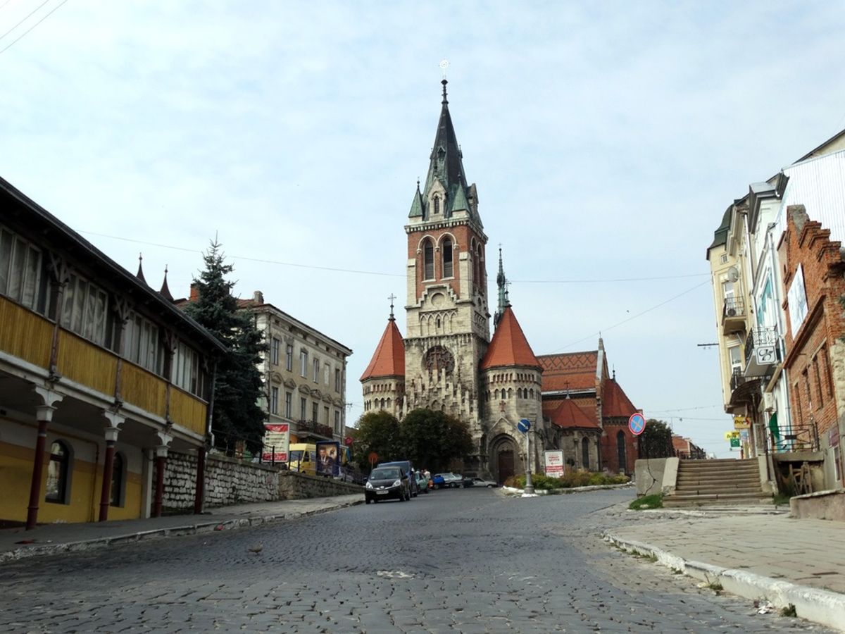 У Чорткові заборонили гучну музику в громадських місцях