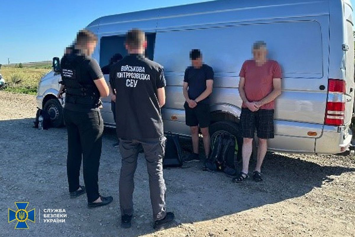 СБУ викрила 7 схем для ухилянтів, серед затриманих є посадовці військкоматів та ВЛК