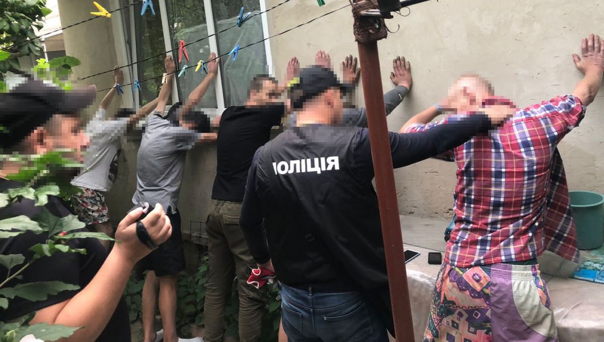 В Івано-Франківську викрили організовану групу, яка керувала наркотрафіком у СІЗО