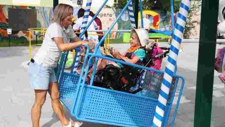 У Львові облаштували перший в Україні парк розваг для дітей з інвалідністю