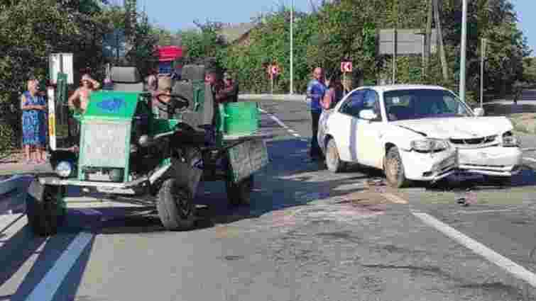 Тракторист та його пасажир потрапили до лікарні після ДТП на Самбірщині