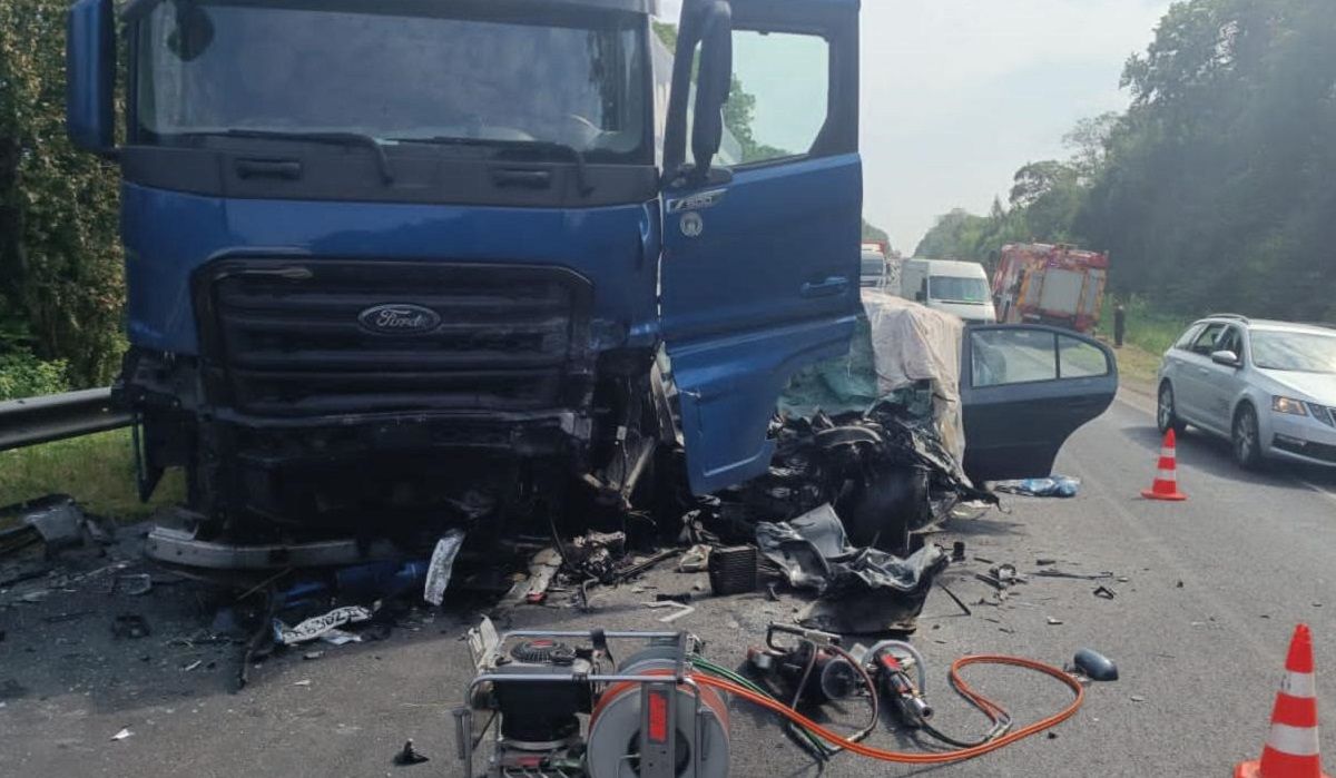 Водій Škoda Octavia загинув в ДТП з фурою біля Львова