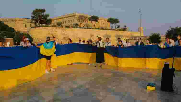 Українці за кордоном влаштували святкові флешмоби з нагоди Дня Незалежності