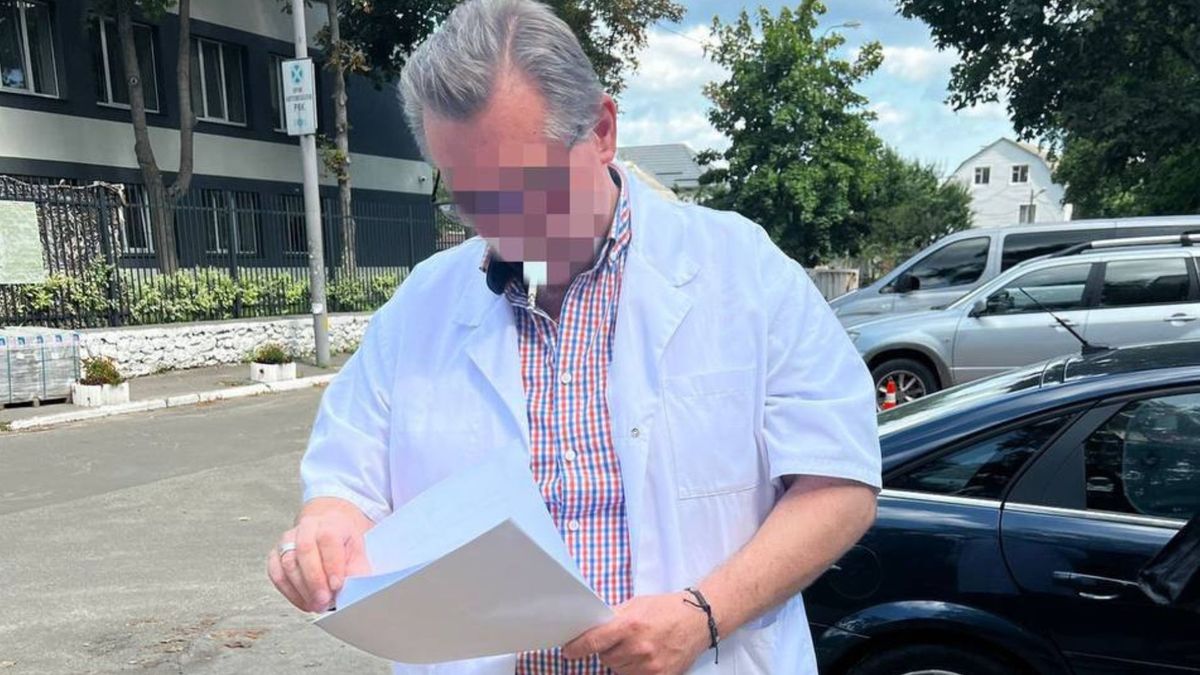 Голова ВЛК у Києві організував схему з підробки документів для ухилянтів