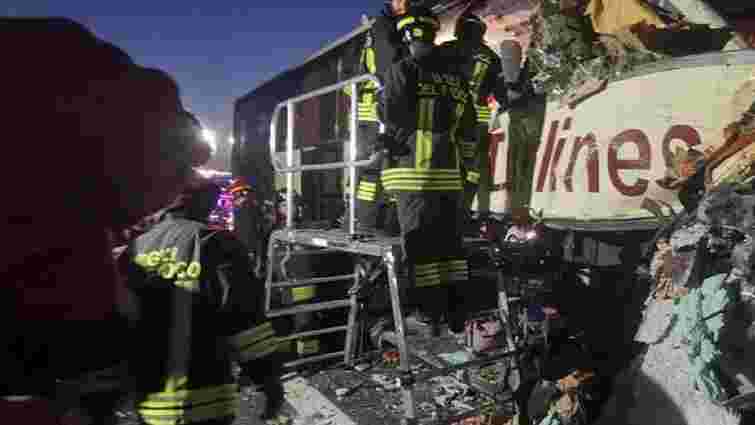 В Італії автобус з українськими туристами зіткнувся з вантажівкою, є постраждалі