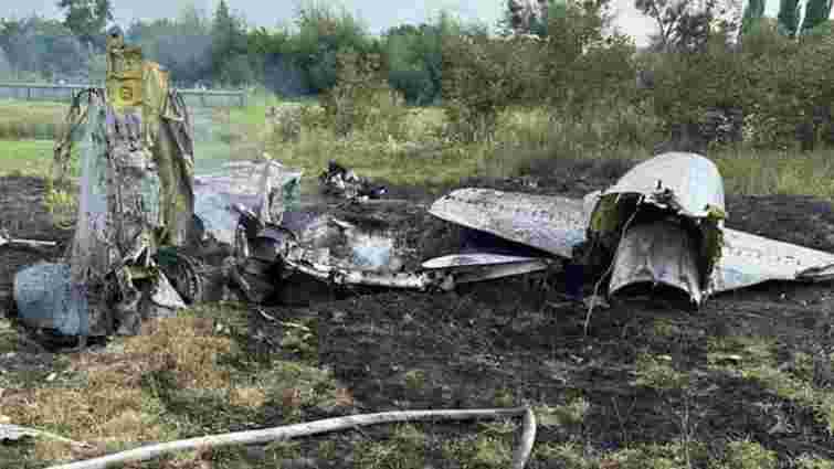 ДБР озвучило версії причин авіакатастрофи на Житомирщині, в якій загинули троє пілотів