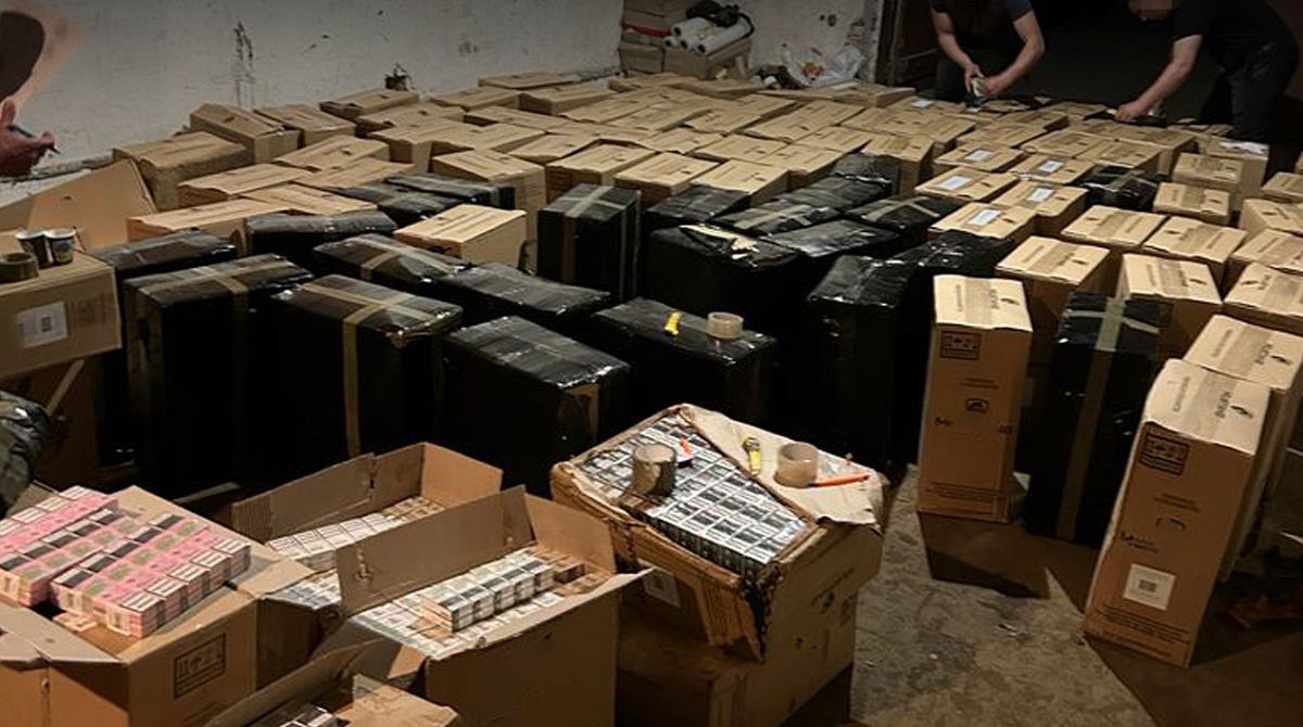 36-річного львів'янина спіймали на продажу контрафактних сигарет в соцмережах