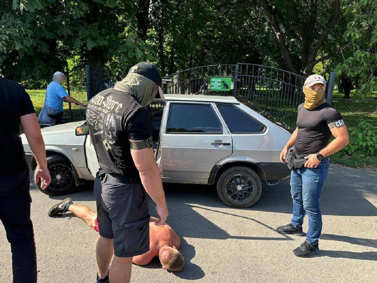 На Закарпатті група рекетирів вимагала неіснуючі борги у підприємців