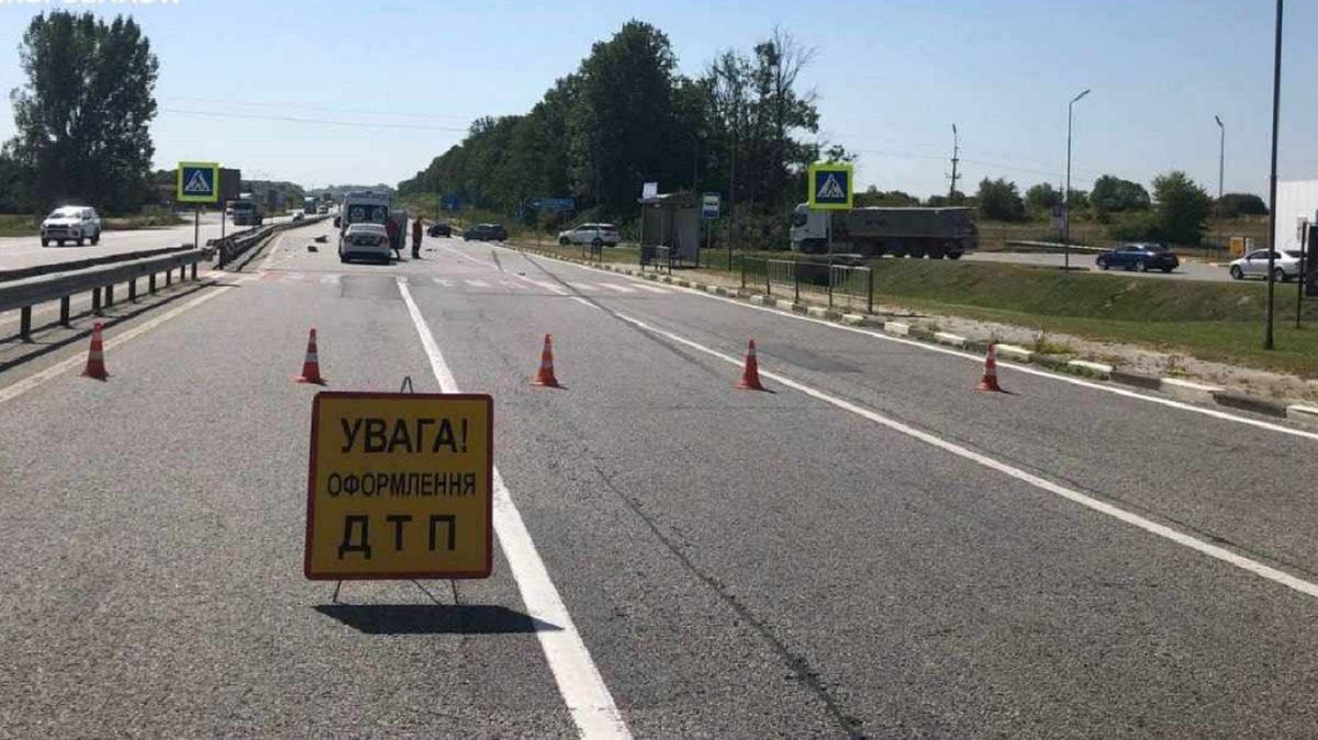 Водій легковика збив на смерть 2-річного хлопчика на трасі біля Львова