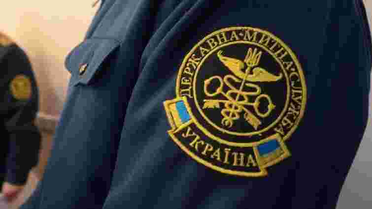 Львівський митник поновився на посаді та відсудив 78,5 тис. грн зарплати